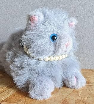 vintage figure ୨୧ * グレー x ピンク ふわふわ 猫さん